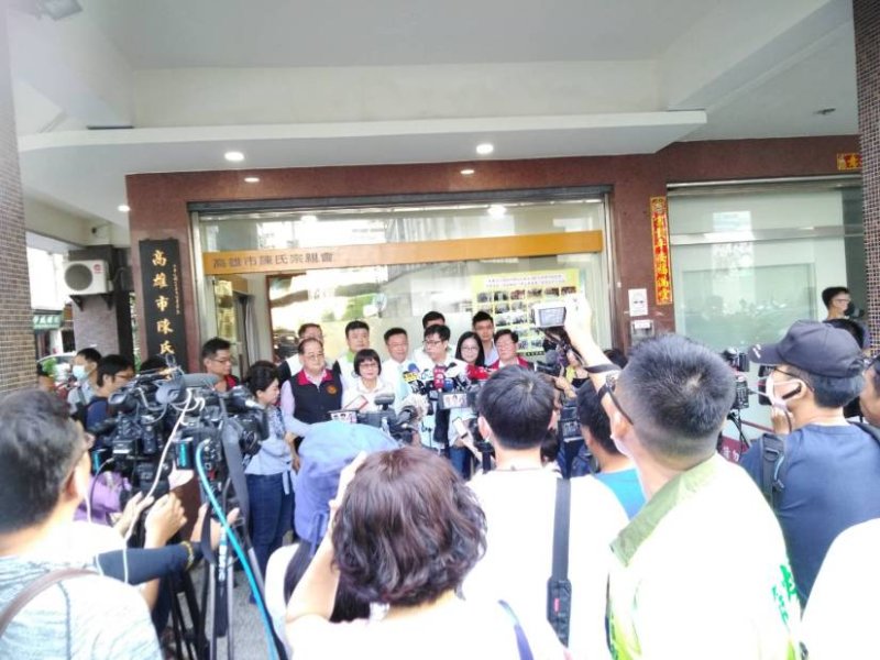 109.7.26 陳氏宗親挺其邁後援會建東會長、東陽名譽會長、伯宇、文昌、銓霖副會長及宣誠總幹事，參加百工百業挺其邁大會。
